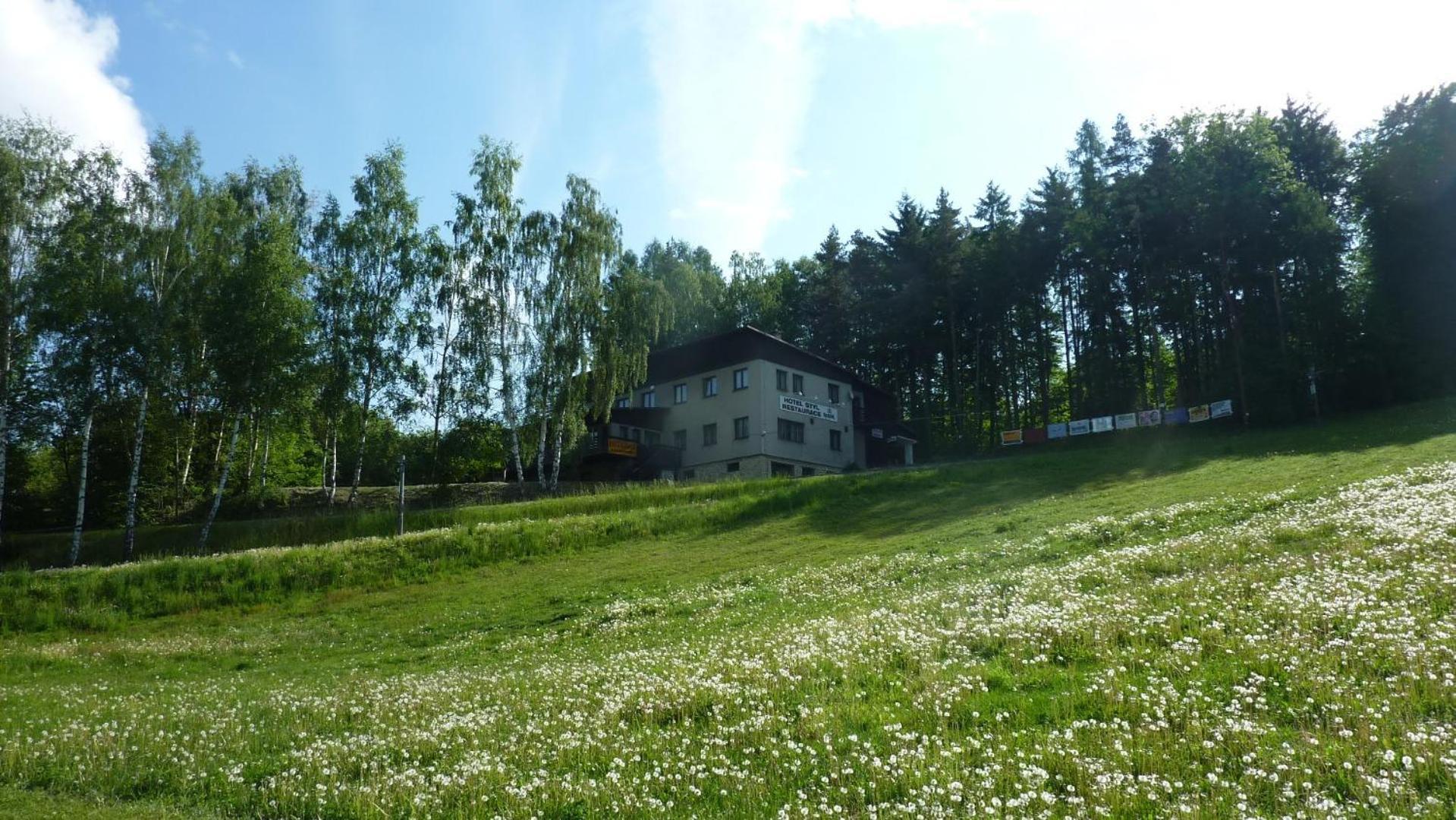 Penzion Horalka Hlinsko Buitenkant foto